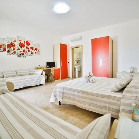 B&B La Casa Di Attilio Porto Cesareo Bagian luar foto