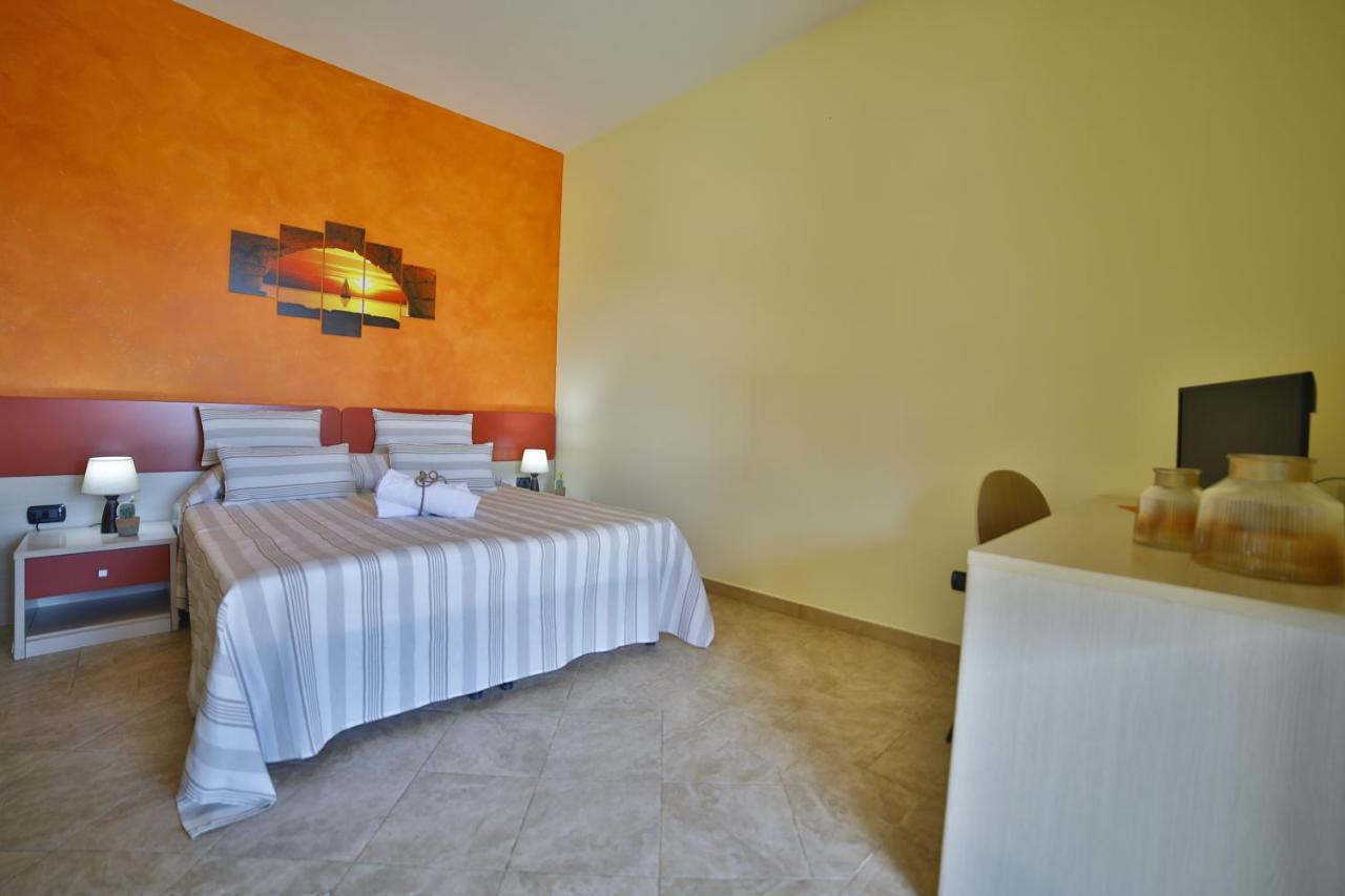 B&B La Casa Di Attilio Porto Cesareo Bagian luar foto