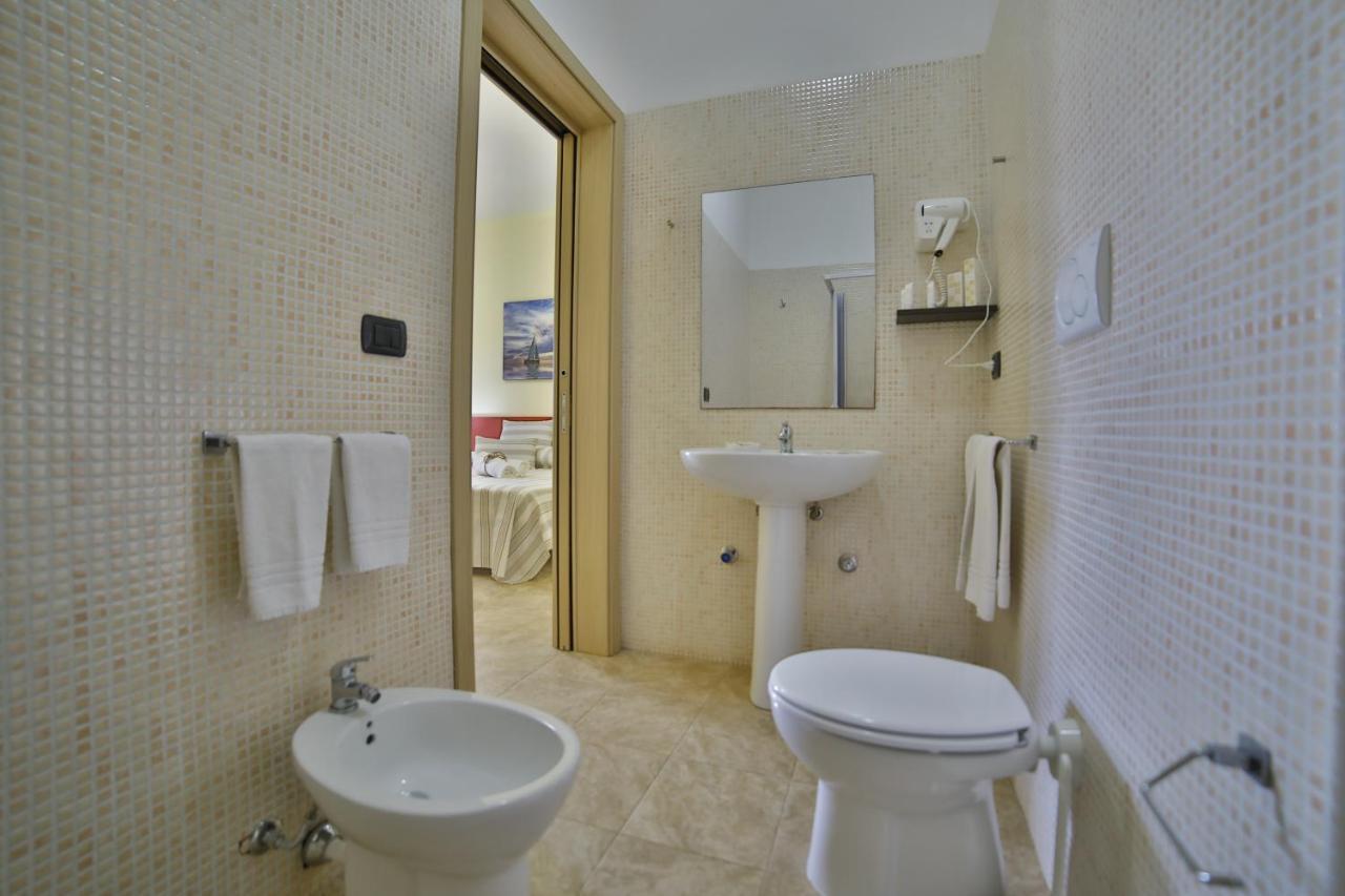 B&B La Casa Di Attilio Porto Cesareo Bagian luar foto