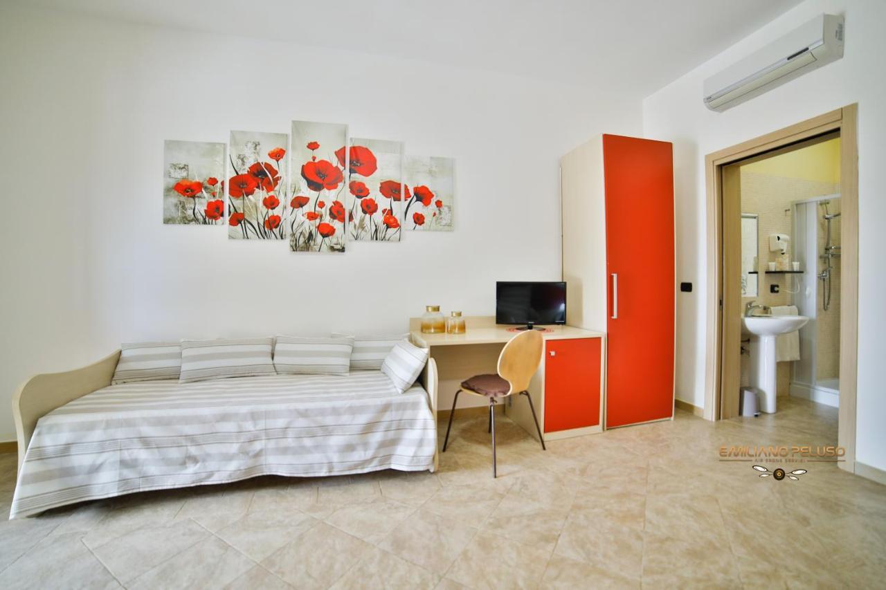 B&B La Casa Di Attilio Porto Cesareo Bagian luar foto