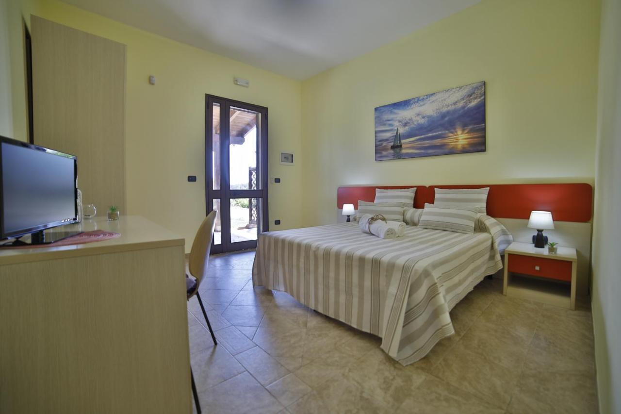 B&B La Casa Di Attilio Porto Cesareo Bagian luar foto