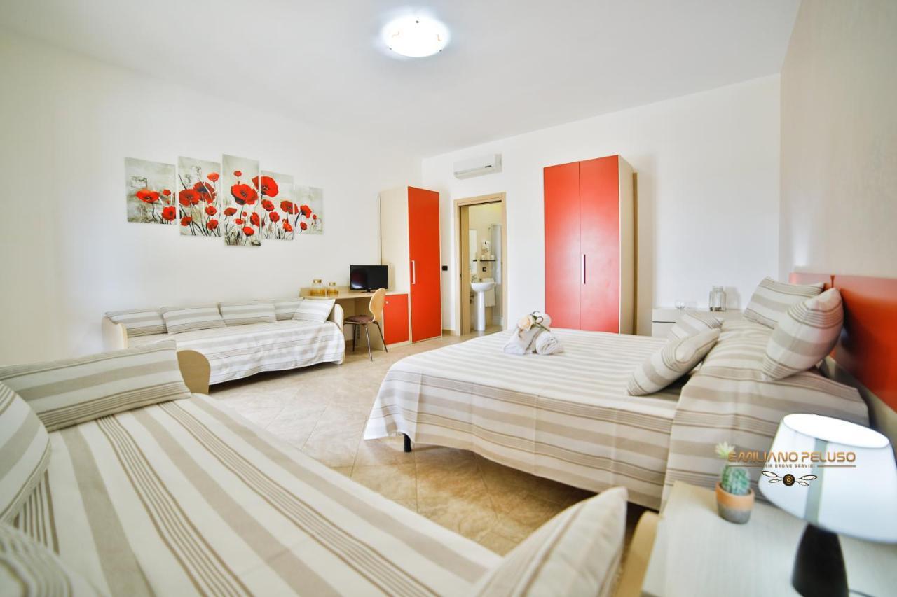 B&B La Casa Di Attilio Porto Cesareo Bagian luar foto